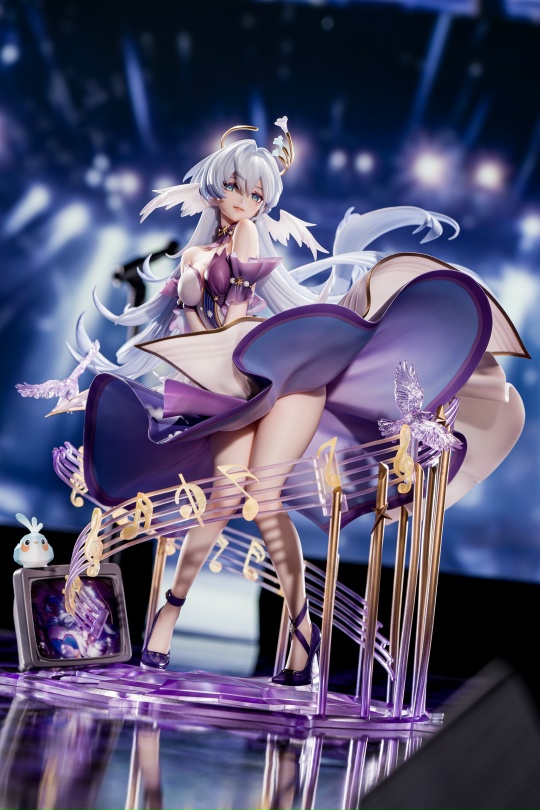 Фигурка Robin от Flowing Light Studio