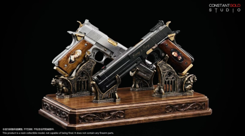 Фигурка Ebony, Ivory Pistols от Constant Gold Studio