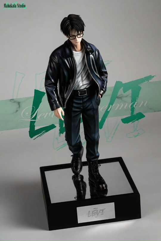 Фигурка Levi Ackerman, Erwin Smith от Mahakala Studio Вариант Леви Акерман