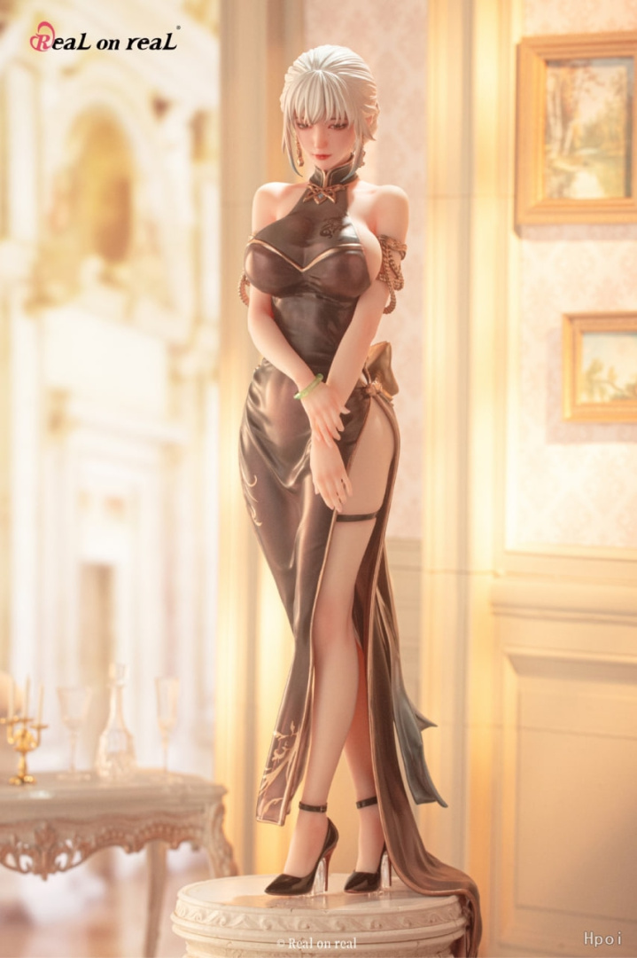 Фигурка Wife от Real on real (BearPanda)