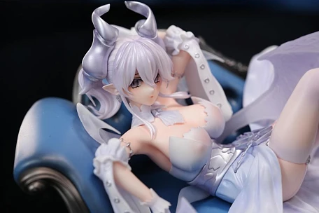 Фигурка Lady Labrynth of the Silver Castle от TouFou Figure Studio Обычная версия