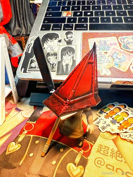 Фигурка Red Pyramid Thing от Good Smile Company