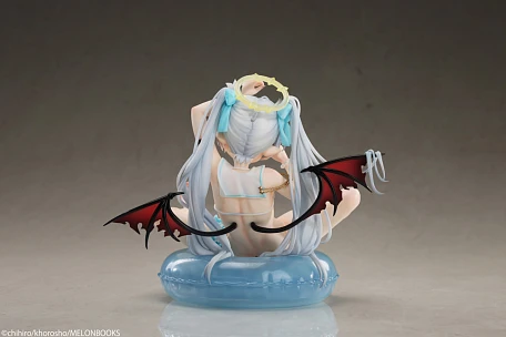 Фигурка Silver-Haired Girl от PURE, MIYABI