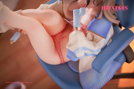 Фигурка Emika от HOTVENUS