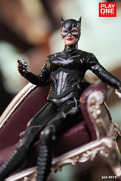 Фигурка Catwoman от Play One Twelve Обычная версия
