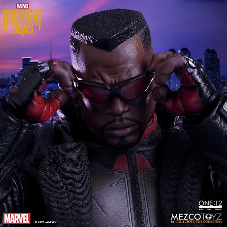 Фигурка Blade от Mezco Toys