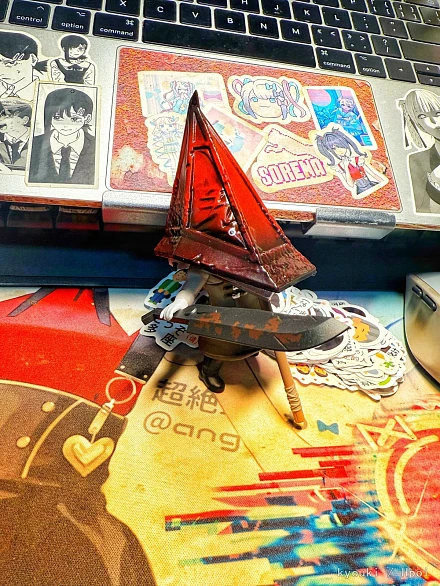 Фигурка Red Pyramid Thing от Good Smile Company