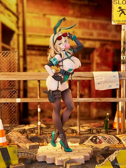 Фигурка Bunny Cop 01 от Good Smile Company, Luminous box