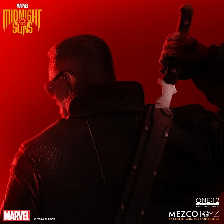 Фигурка Blade от Mezco Toys