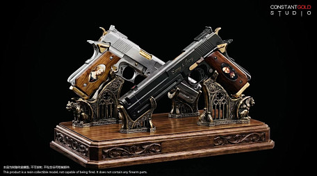 Фигурка Ebony, Ivory Pistols от Constant Gold Studio