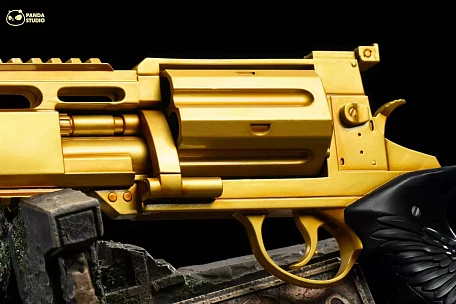 Фигурка Requiem revolver, Tactical Hatchet от Panda Studio Золотой револьвер "Requiem"