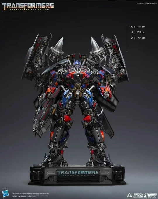 Фигурка Optimus Prime от Queen Studios
