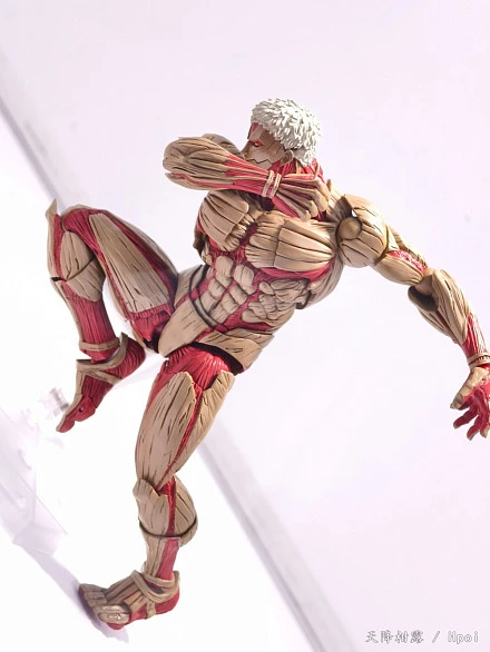Фигурка Armored Titan (Reiner Braun) от Kaiyodo