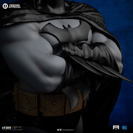 Фигурка Batman от Iron Studios