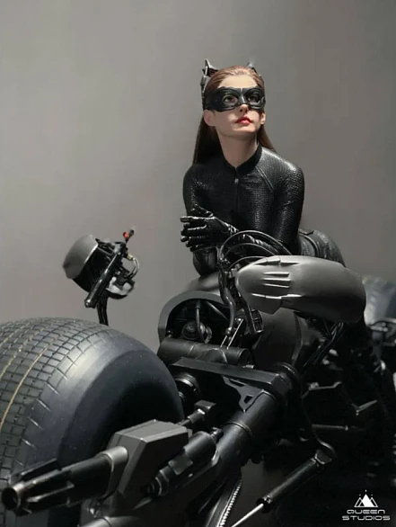 Фигурка Catwoman от Queen Studios