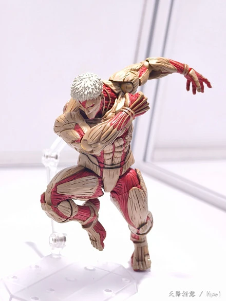 Фигурка Armored Titan (Reiner Braun) от Kaiyodo