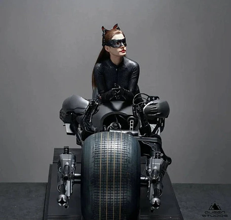 Фигурка Catwoman от Queen Studios